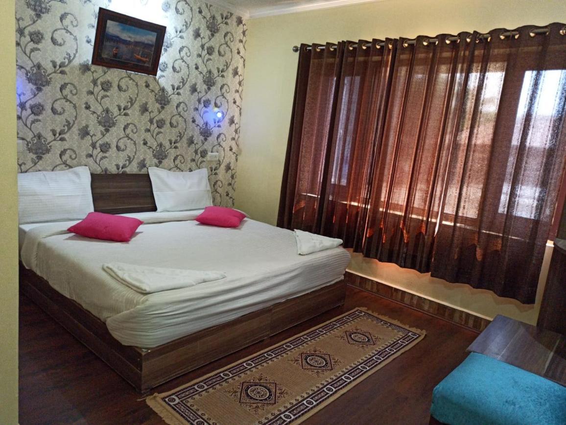 Hotel Curio'S All Seasons Srinagar  Luaran gambar
